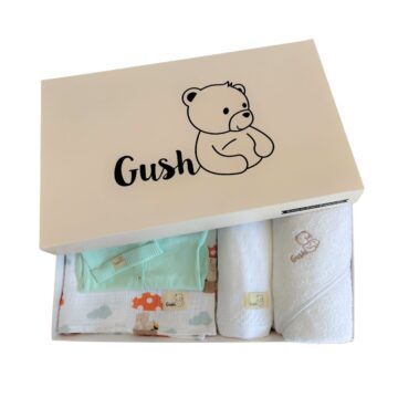 Пакет подаръци за бебе Gush (14) 25 летен комплект от дрешка, одеяла и пелени Gush