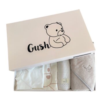 Пакет подаръци за бебе Gush (14) 23 летен комплект от дрешка, одеяла и пелени Gush