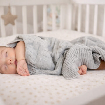 детско плетено одеяло от 100% органичен памук