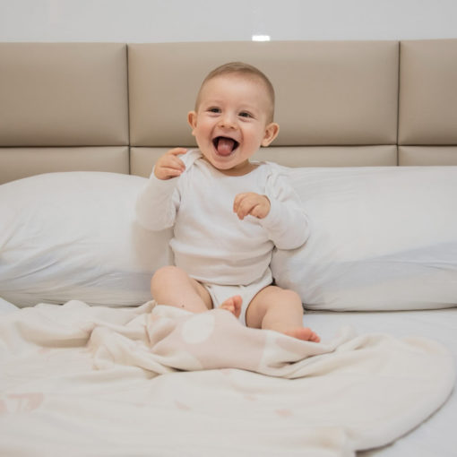 Усмихнато бебе до жакардово детско одеяло Gush
