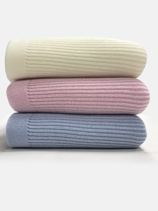 Три одеяла от мериносова вълна. Синьо, бяло и розово